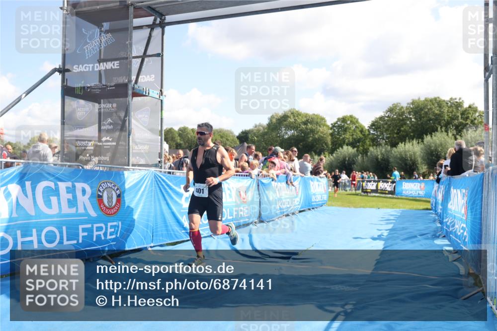 25.08.2024 - Elbe Triathlon Hamburg H.Heesch http://msf.ph/oto/6874141 25.08.2024 11:38:42 Ziel 401, 628, 770 meine-sportfotos.de
