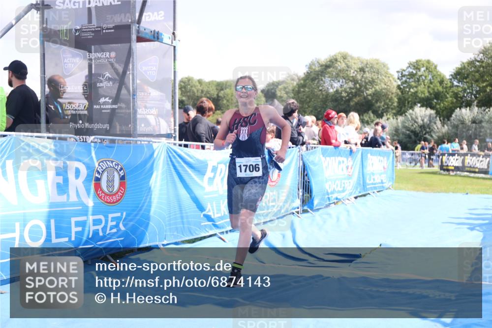 25.08.2024 - Elbe Triathlon Hamburg H.Heesch http://msf.ph/oto/6874143 25.08.2024 12:01:04 Ziel 382, 1706 meine-sportfotos.de