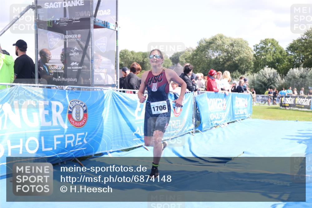 25.08.2024 - Elbe Triathlon Hamburg H.Heesch http://msf.ph/oto/6874148 25.08.2024 12:01:04 Ziel 382, 1706 meine-sportfotos.de