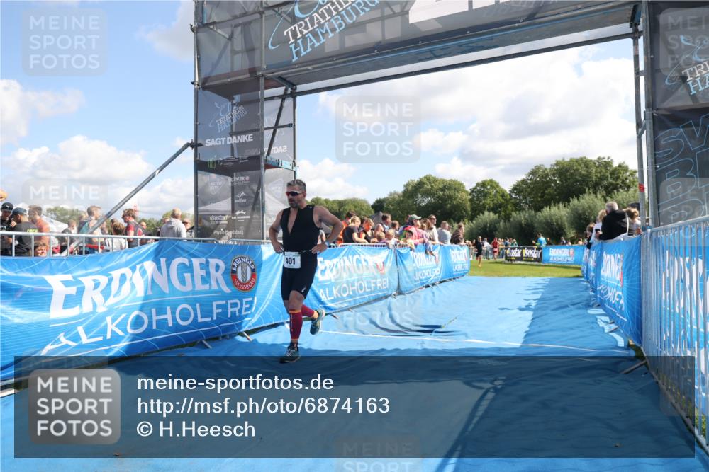 25.08.2024 - Elbe Triathlon Hamburg H.Heesch http://msf.ph/oto/6874163 25.08.2024 11:38:42 Ziel 401, 628, 770 meine-sportfotos.de
