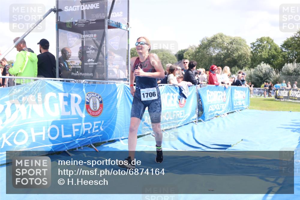 25.08.2024 - Elbe Triathlon Hamburg H.Heesch http://msf.ph/oto/6874164 25.08.2024 12:01:04 Ziel 382, 1706 meine-sportfotos.de