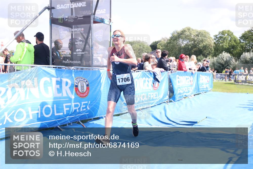 25.08.2024 - Elbe Triathlon Hamburg H.Heesch http://msf.ph/oto/6874169 25.08.2024 12:01:04 Ziel 382, 1706 meine-sportfotos.de