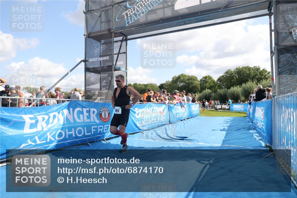 25.08.2024 - Elbe Triathlon Hamburg H.Heesch http://msf.ph/oto/6874170 25.08.2024 11:38:42 Ziel 401, 628, 770 meine-sportfotos.de