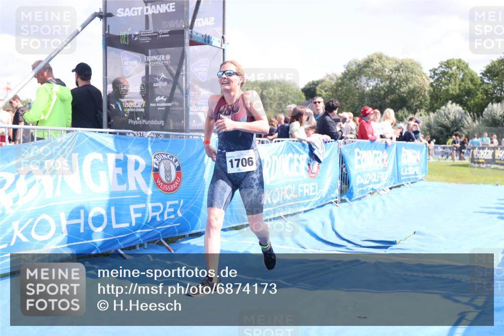 25.08.2024 - Elbe Triathlon Hamburg H.Heesch http://msf.ph/oto/6874173 25.08.2024 12:01:04 Ziel 382, 1706 meine-sportfotos.de