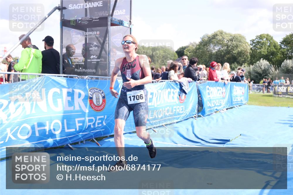 25.08.2024 - Elbe Triathlon Hamburg H.Heesch http://msf.ph/oto/6874177 25.08.2024 12:01:04 Ziel 382, 1706 meine-sportfotos.de