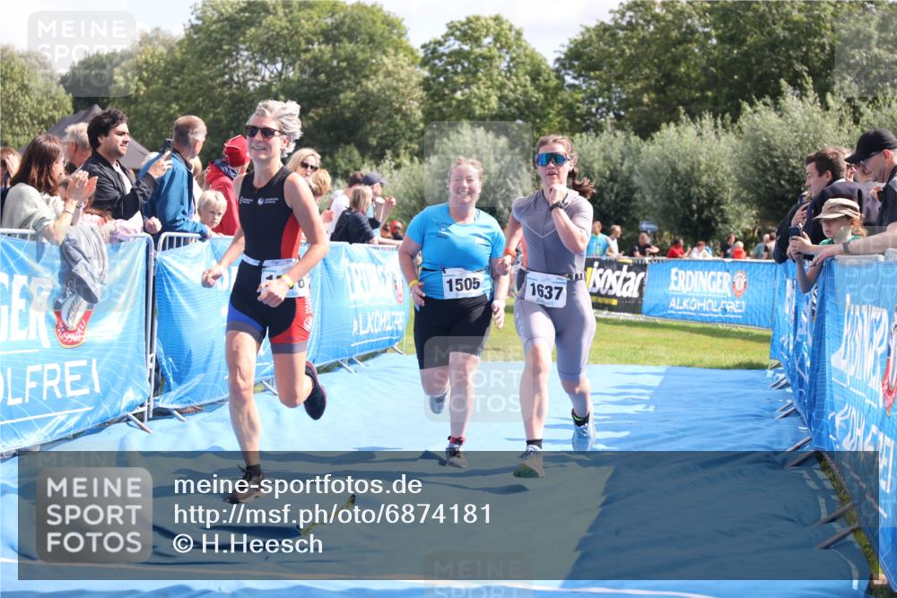 25.08.2024 - Elbe Triathlon Hamburg H.Heesch http://msf.ph/oto/6874181 25.08.2024 12:01:16 Ziel 1505, 1576, 1637, 1663 meine-sportfotos.de