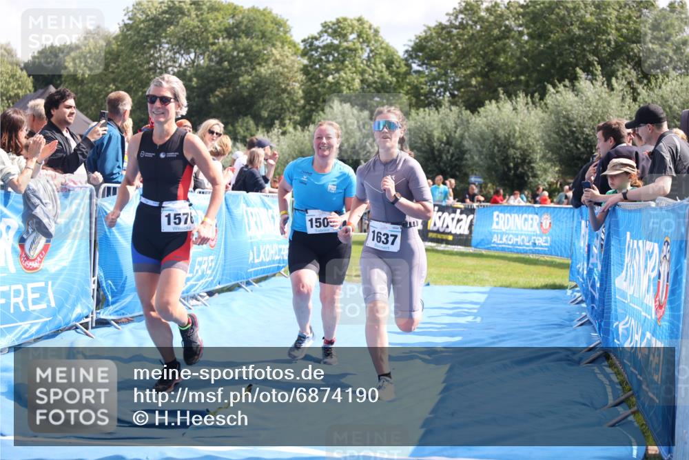 25.08.2024 - Elbe Triathlon Hamburg H.Heesch http://msf.ph/oto/6874190 25.08.2024 12:01:16 Ziel 1505, 1576, 1637, 1663 meine-sportfotos.de