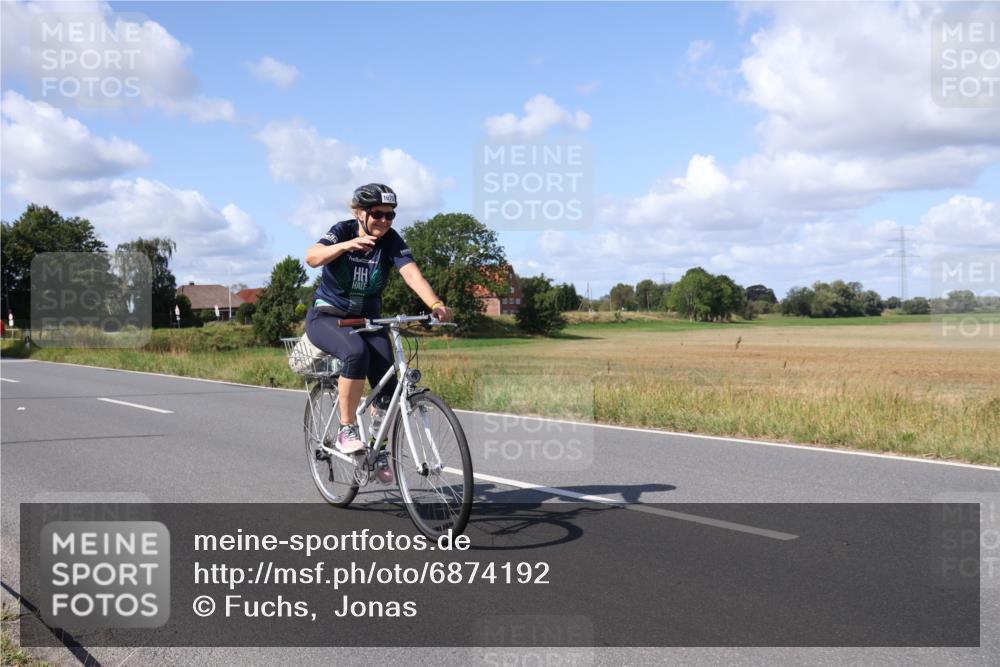 25.08.2024 - Elbe Triathlon Hamburg Fuchs,  Jonas http://msf.ph/oto/6874192 25.08.2024 11:27:13 Radfahren 1675 meine-sportfotos.de