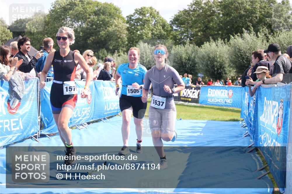 25.08.2024 - Elbe Triathlon Hamburg H.Heesch http://msf.ph/oto/6874194 25.08.2024 12:01:16 Ziel 1505, 1576, 1637, 1663 meine-sportfotos.de