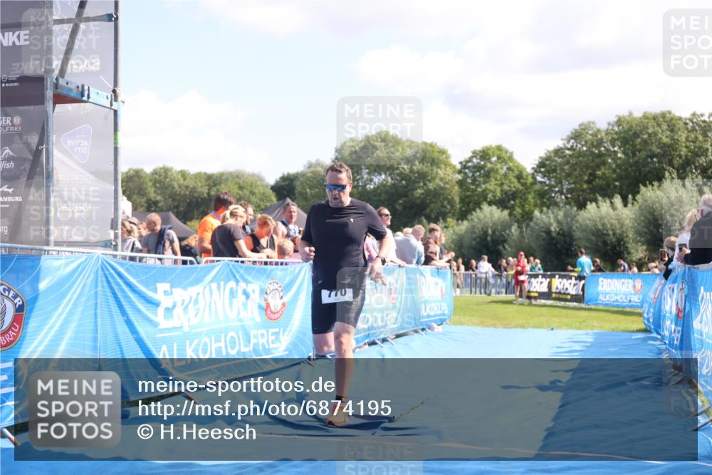25.08.2024 - Elbe Triathlon Hamburg H.Heesch http://msf.ph/oto/6874195 25.08.2024 11:38:48 Ziel 401, 770 meine-sportfotos.de
