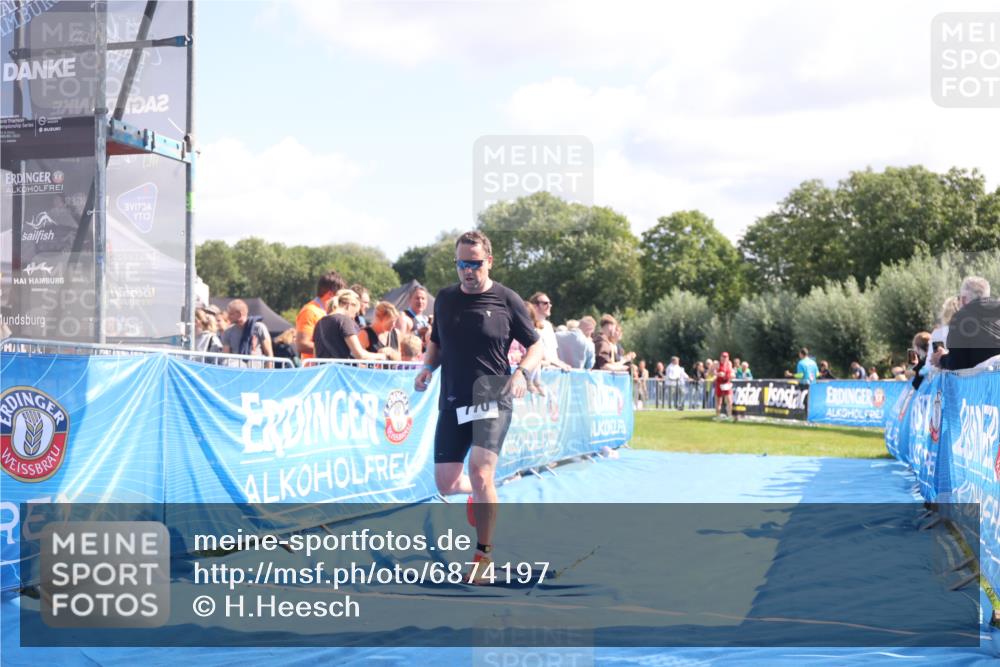 25.08.2024 - Elbe Triathlon Hamburg H.Heesch http://msf.ph/oto/6874197 25.08.2024 11:38:48 Ziel 401, 770 meine-sportfotos.de