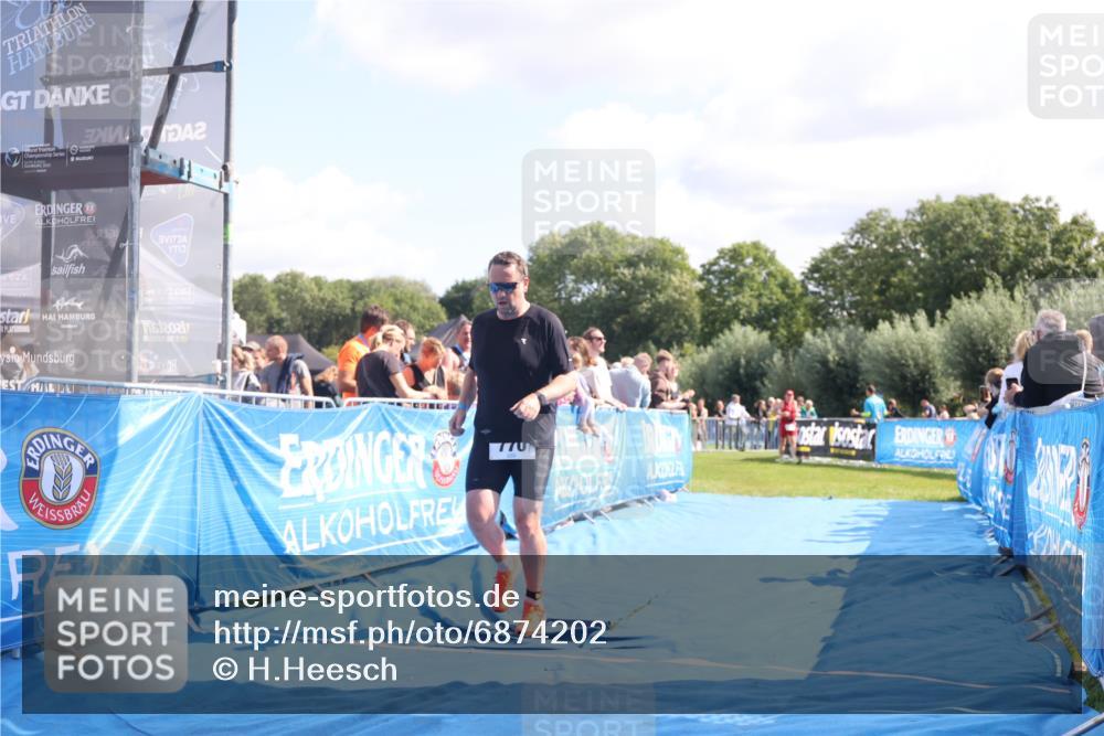 25.08.2024 - Elbe Triathlon Hamburg H.Heesch http://msf.ph/oto/6874202 25.08.2024 11:38:48 Ziel 401, 770 meine-sportfotos.de