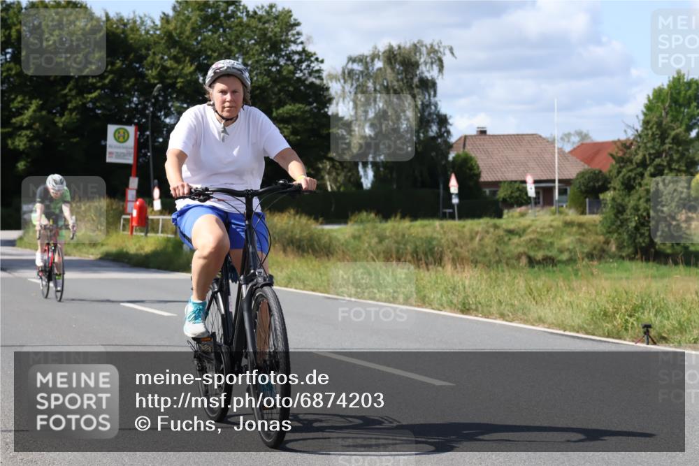 25.08.2024 - Elbe Triathlon Hamburg Fuchs,  Jonas http://msf.ph/oto/6874203 25.08.2024 11:28:06 Radfahren 1582, 1639 meine-sportfotos.de