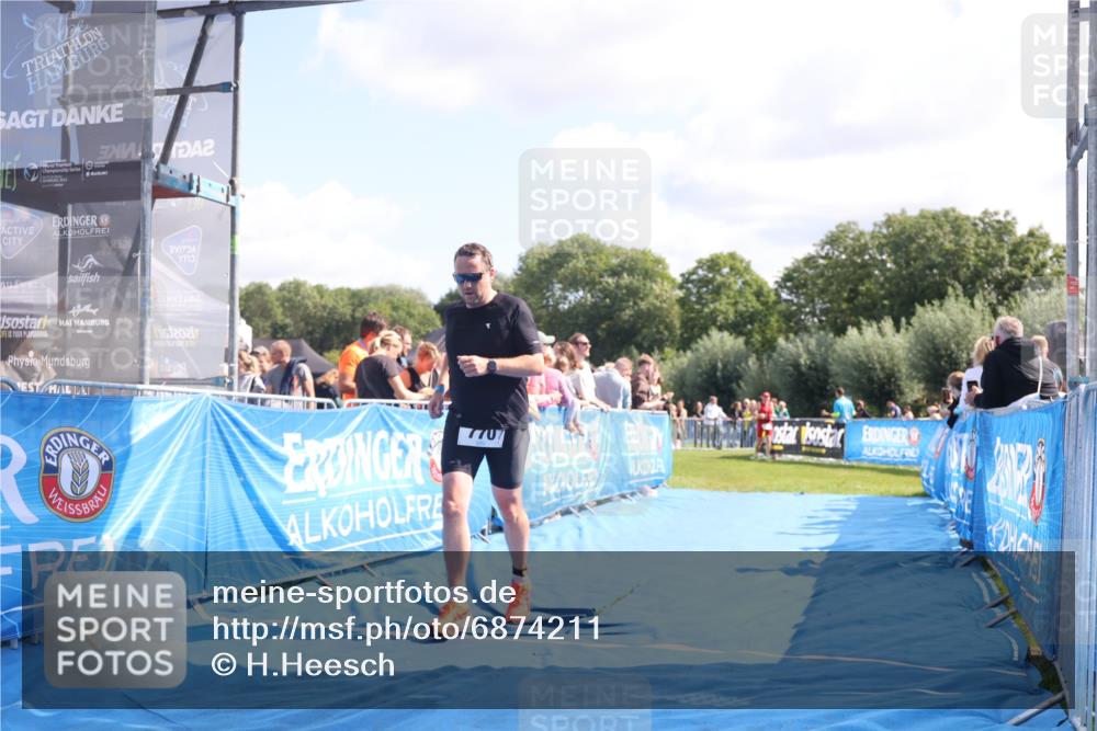25.08.2024 - Elbe Triathlon Hamburg H.Heesch http://msf.ph/oto/6874211 25.08.2024 11:38:48 Ziel 401, 770 meine-sportfotos.de