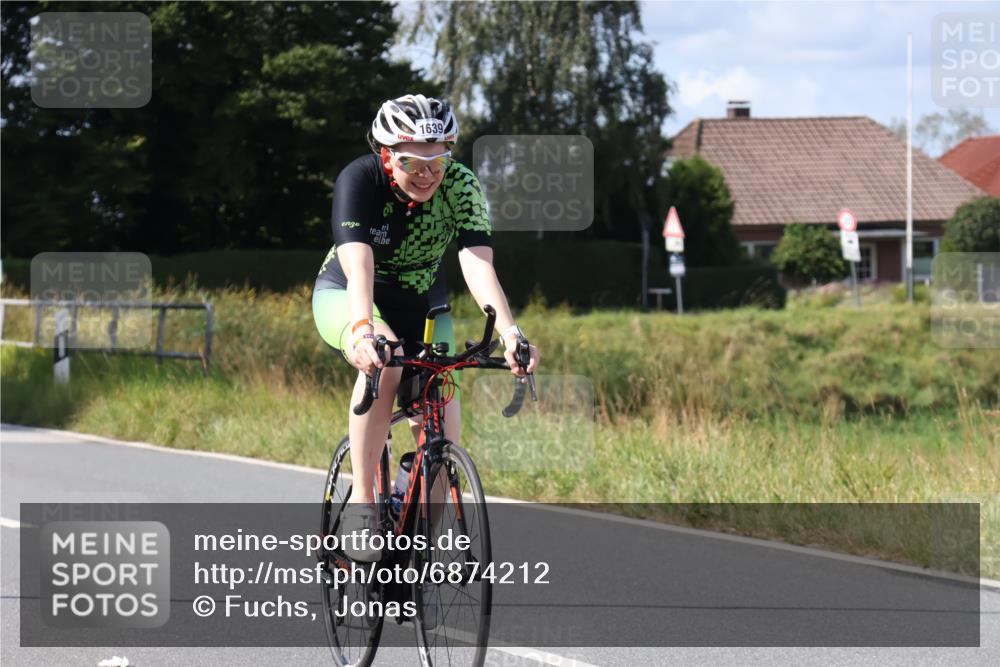 25.08.2024 - Elbe Triathlon Hamburg Fuchs,  Jonas http://msf.ph/oto/6874212 25.08.2024 11:28:08 Radfahren 1582, 1639 meine-sportfotos.de