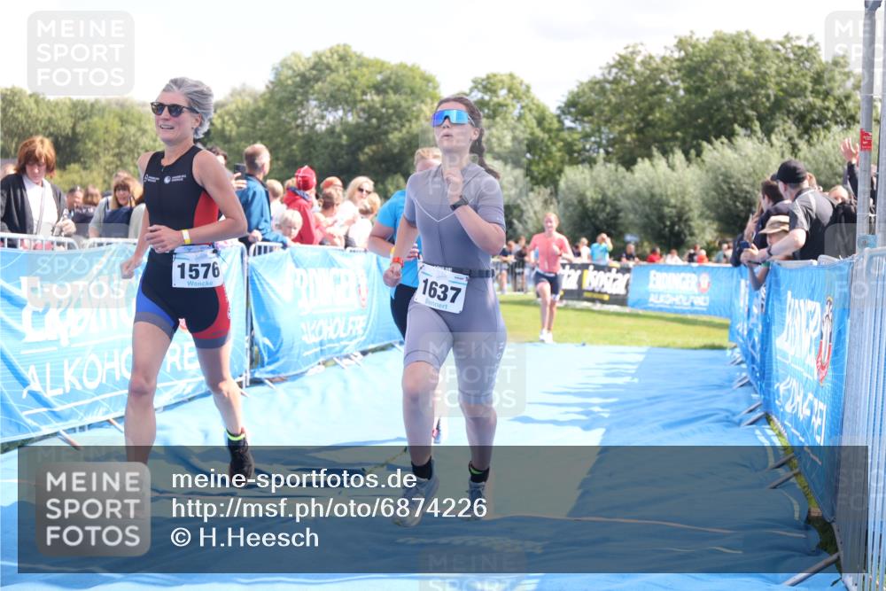 25.08.2024 - Elbe Triathlon Hamburg H.Heesch http://msf.ph/oto/6874226 25.08.2024 12:01:16 Ziel 1505, 1576, 1637, 1663 meine-sportfotos.de