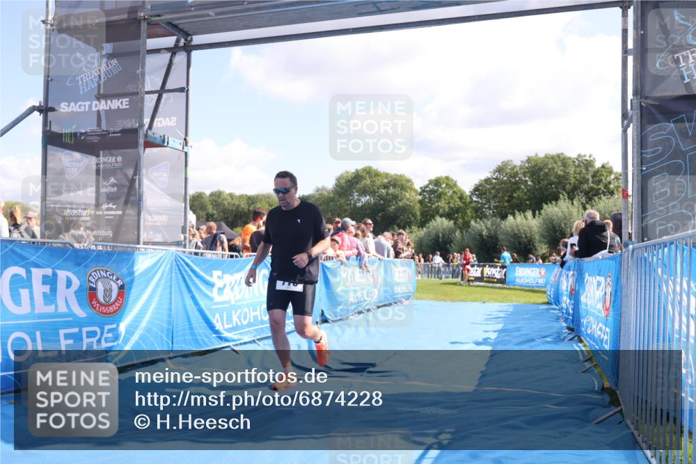 25.08.2024 - Elbe Triathlon Hamburg H.Heesch http://msf.ph/oto/6874228 25.08.2024 11:38:48 Ziel 401, 770 meine-sportfotos.de