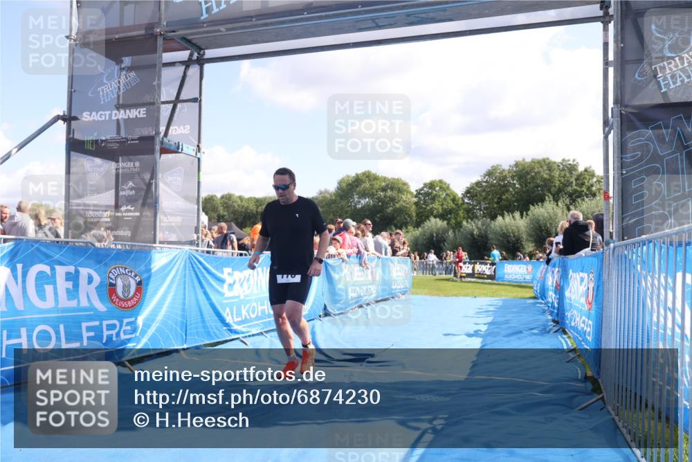 25.08.2024 - Elbe Triathlon Hamburg H.Heesch http://msf.ph/oto/6874230 25.08.2024 11:38:48 Ziel 401, 770 meine-sportfotos.de