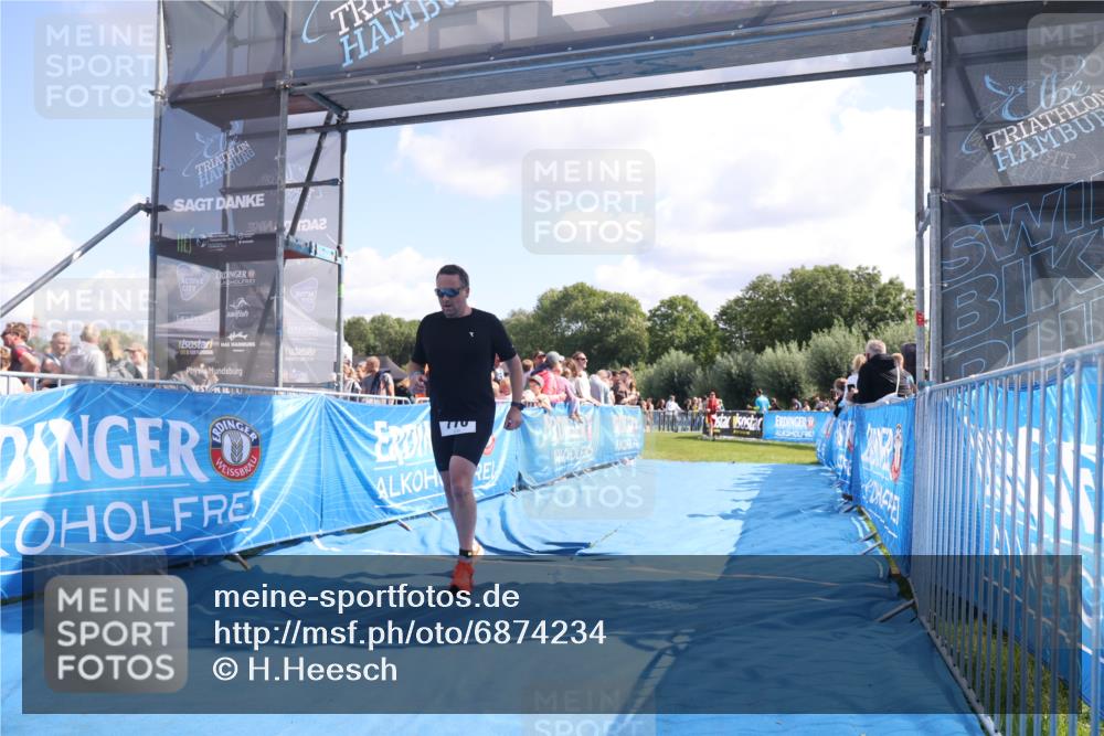 25.08.2024 - Elbe Triathlon Hamburg H.Heesch http://msf.ph/oto/6874234 25.08.2024 11:38:48 Ziel 401, 770 meine-sportfotos.de