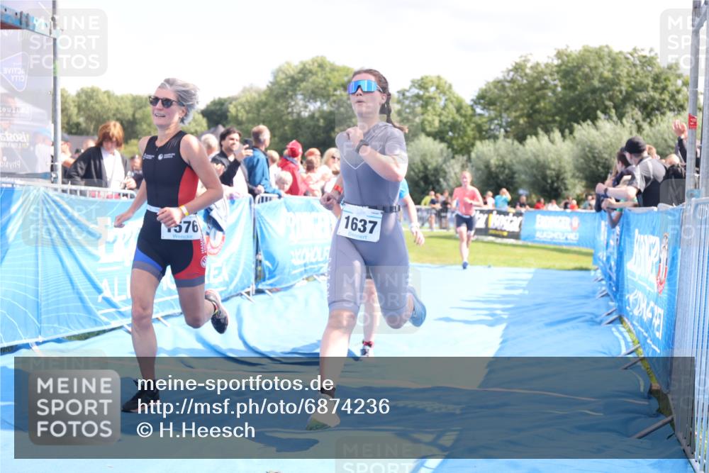 25.08.2024 - Elbe Triathlon Hamburg H.Heesch http://msf.ph/oto/6874236 25.08.2024 12:01:16 Ziel 1505, 1576, 1637, 1663 meine-sportfotos.de
