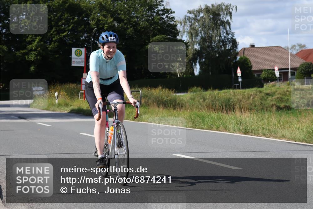 25.08.2024 - Elbe Triathlon Hamburg Fuchs,  Jonas http://msf.ph/oto/6874241 25.08.2024 11:28:26 Radfahren 1641 meine-sportfotos.de