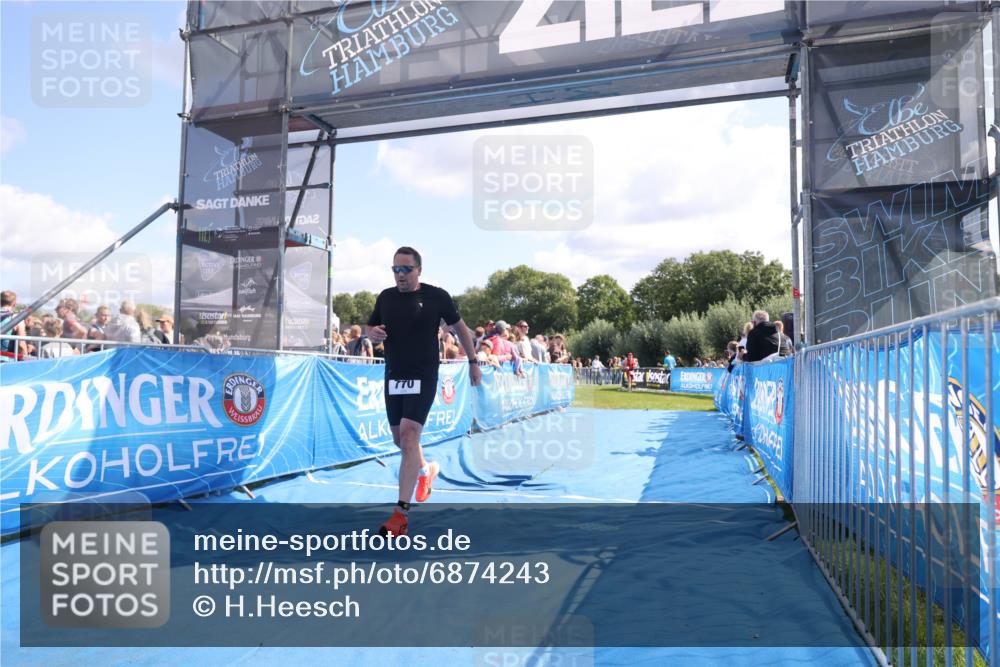 25.08.2024 - Elbe Triathlon Hamburg H.Heesch http://msf.ph/oto/6874243 25.08.2024 11:38:49 Ziel 401, 770 meine-sportfotos.de
