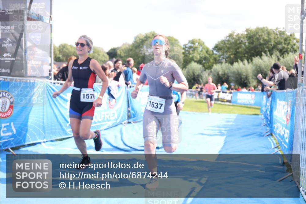 25.08.2024 - Elbe Triathlon Hamburg H.Heesch http://msf.ph/oto/6874244 25.08.2024 12:01:16 Ziel 1505, 1576, 1637, 1663 meine-sportfotos.de