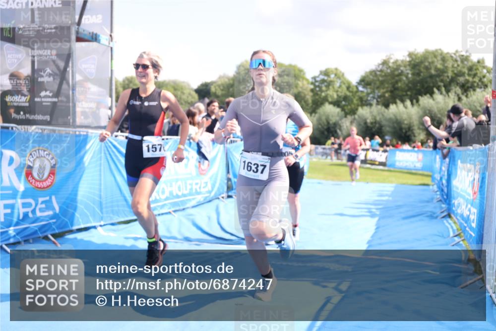 25.08.2024 - Elbe Triathlon Hamburg H.Heesch http://msf.ph/oto/6874247 25.08.2024 12:01:16 Ziel 1505, 1576, 1637, 1663 meine-sportfotos.de
