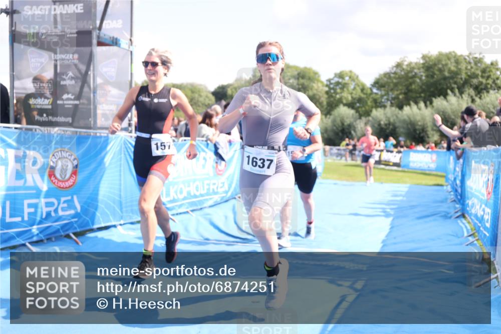 25.08.2024 - Elbe Triathlon Hamburg H.Heesch http://msf.ph/oto/6874251 25.08.2024 12:01:16 Ziel 1505, 1576, 1637, 1663 meine-sportfotos.de
