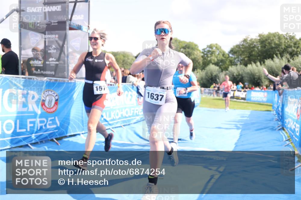 25.08.2024 - Elbe Triathlon Hamburg H.Heesch http://msf.ph/oto/6874254 25.08.2024 12:01:16 Ziel 1505, 1576, 1637, 1663 meine-sportfotos.de
