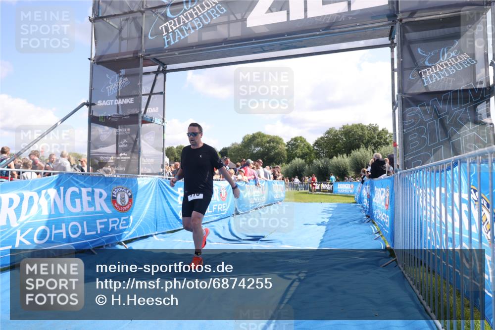 25.08.2024 - Elbe Triathlon Hamburg H.Heesch http://msf.ph/oto/6874255 25.08.2024 11:38:49 Ziel 401, 770 meine-sportfotos.de