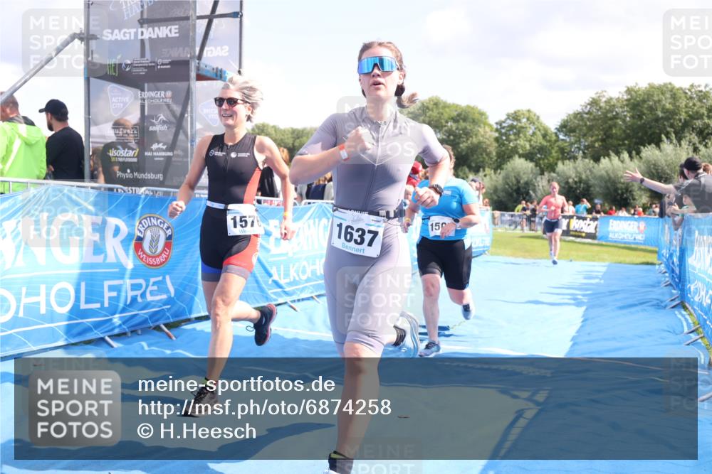 25.08.2024 - Elbe Triathlon Hamburg H.Heesch http://msf.ph/oto/6874258 25.08.2024 12:01:17 Ziel 1505, 1576, 1637, 1663 meine-sportfotos.de