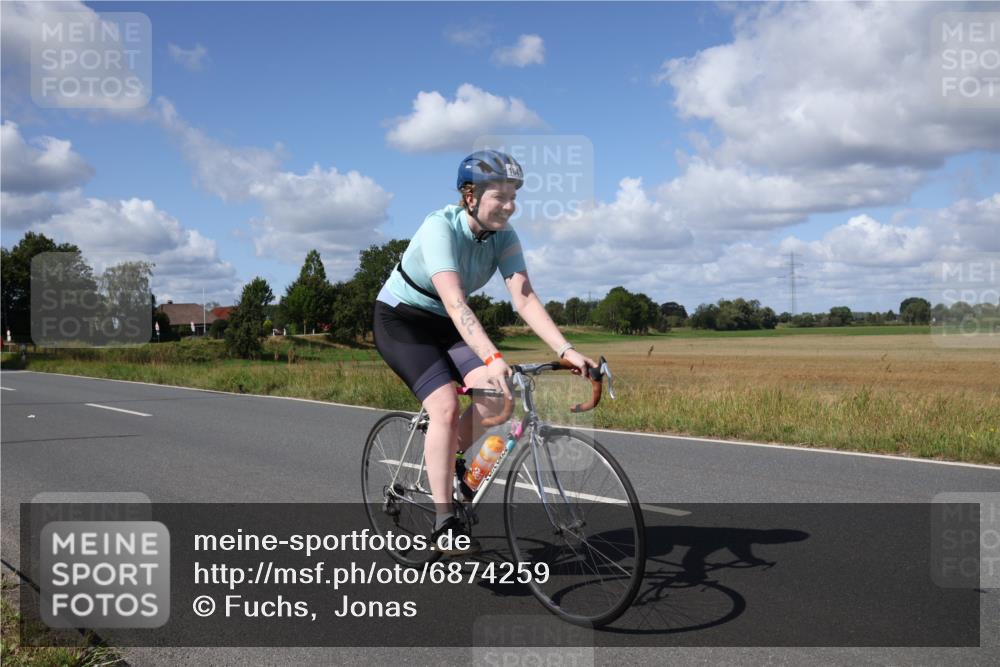 25.08.2024 - Elbe Triathlon Hamburg Fuchs,  Jonas http://msf.ph/oto/6874259 25.08.2024 11:28:27 Radfahren 1641 meine-sportfotos.de