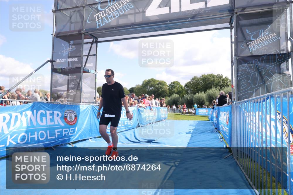 25.08.2024 - Elbe Triathlon Hamburg H.Heesch http://msf.ph/oto/6874264 25.08.2024 11:38:49 Ziel 401, 770 meine-sportfotos.de