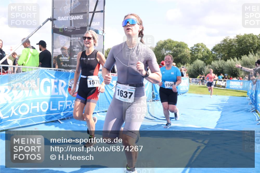 25.08.2024 - Elbe Triathlon Hamburg H.Heesch http://msf.ph/oto/6874267 25.08.2024 12:01:17 Ziel 1505, 1576, 1637, 1663 meine-sportfotos.de