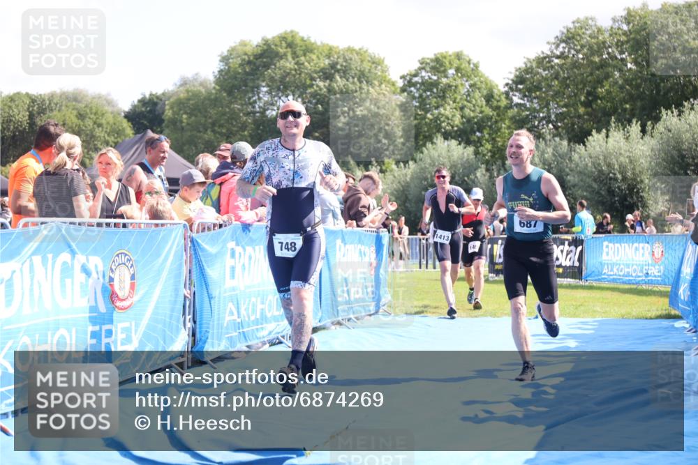 25.08.2024 - Elbe Triathlon Hamburg H.Heesch http://msf.ph/oto/6874269 25.08.2024 11:39:00 Ziel 687, 748, 1413, 1456 meine-sportfotos.de