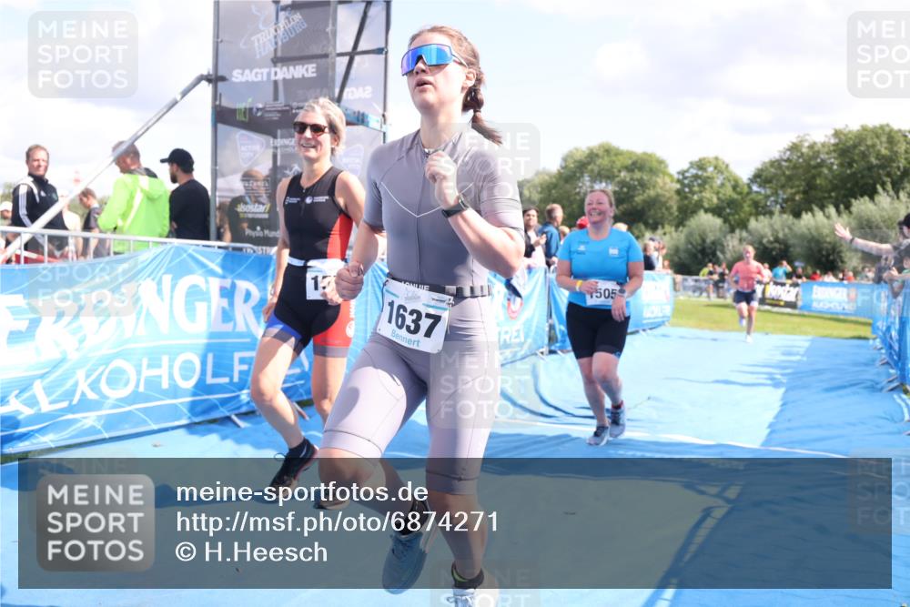 25.08.2024 - Elbe Triathlon Hamburg H.Heesch http://msf.ph/oto/6874271 25.08.2024 12:01:17 Ziel 1505, 1576, 1637, 1663 meine-sportfotos.de
