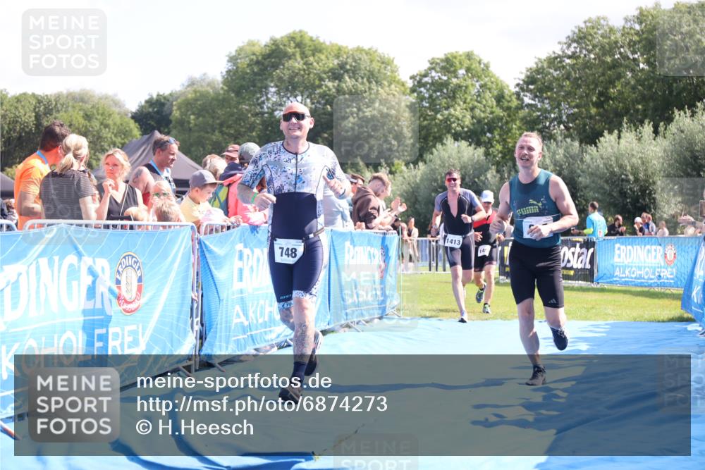 25.08.2024 - Elbe Triathlon Hamburg H.Heesch http://msf.ph/oto/6874273 25.08.2024 11:39:00 Ziel 687, 748, 1413, 1456 meine-sportfotos.de