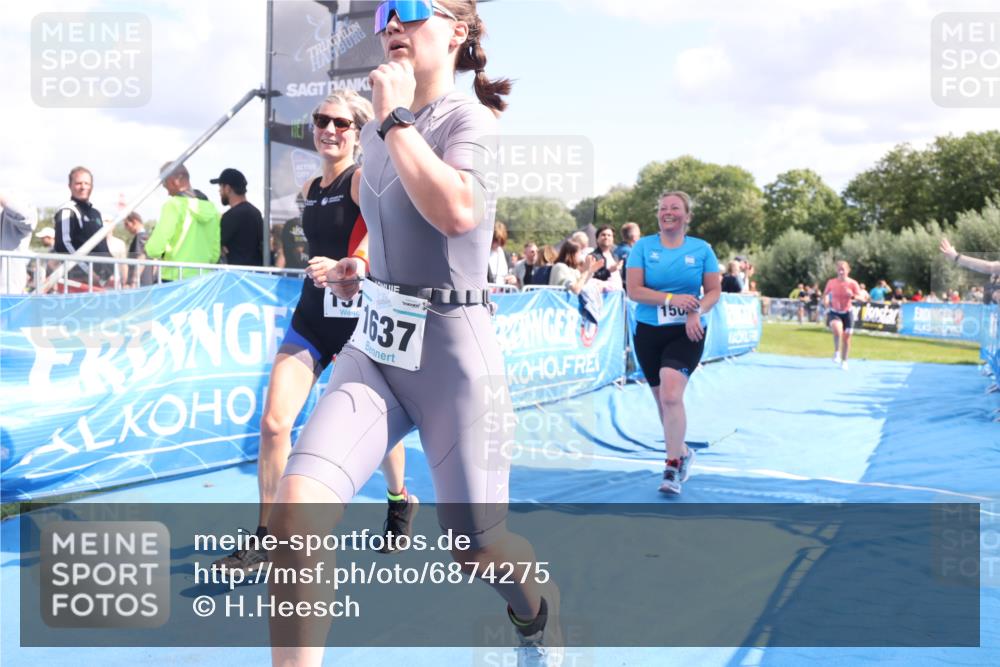 25.08.2024 - Elbe Triathlon Hamburg H.Heesch http://msf.ph/oto/6874275 25.08.2024 12:01:17 Ziel 1505, 1576, 1637, 1663 meine-sportfotos.de