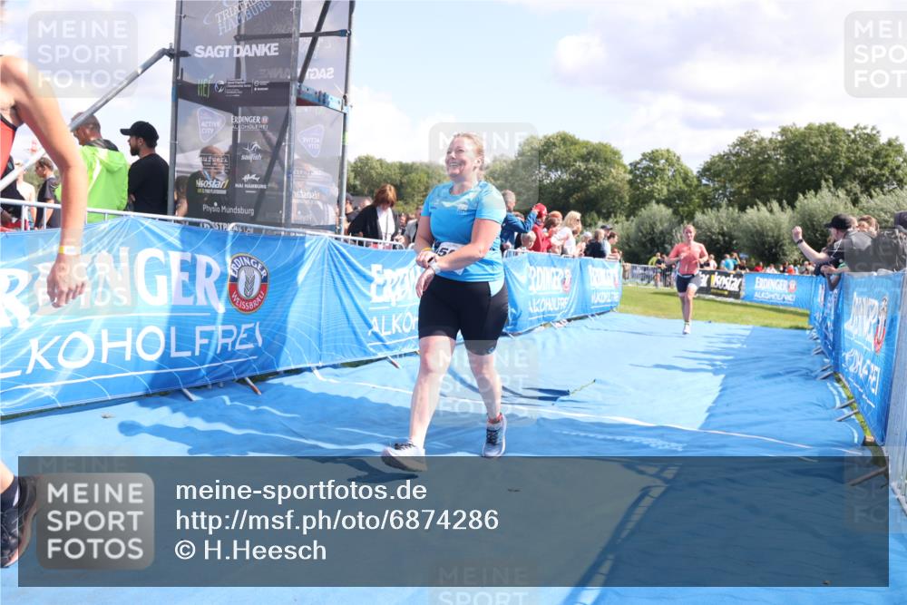 25.08.2024 - Elbe Triathlon Hamburg H.Heesch http://msf.ph/oto/6874286 25.08.2024 12:01:17 Ziel 1505, 1576, 1637, 1663 meine-sportfotos.de