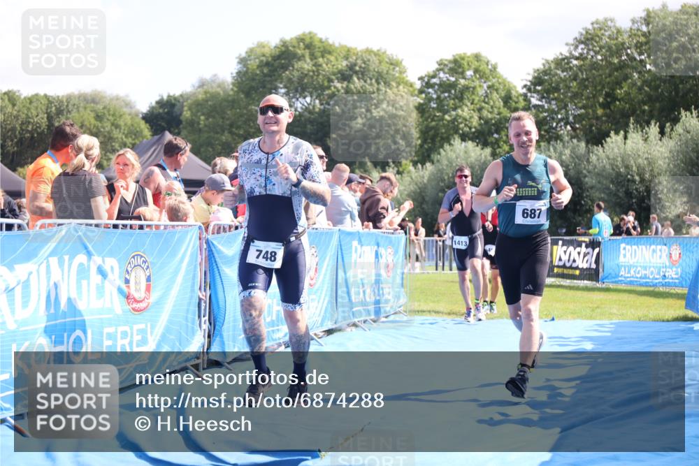 25.08.2024 - Elbe Triathlon Hamburg H.Heesch http://msf.ph/oto/6874288 25.08.2024 11:39:00 Ziel 687, 748, 1413, 1456 meine-sportfotos.de