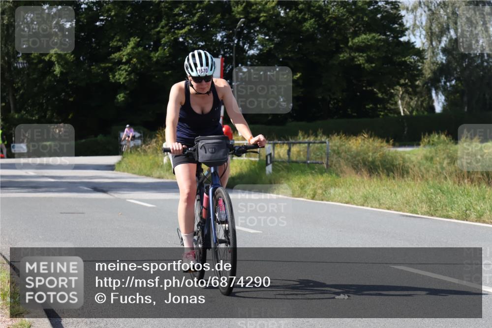 25.08.2024 - Elbe Triathlon Hamburg Fuchs,  Jonas http://msf.ph/oto/6874290 25.08.2024 11:29:47 Radfahren 1670 meine-sportfotos.de
