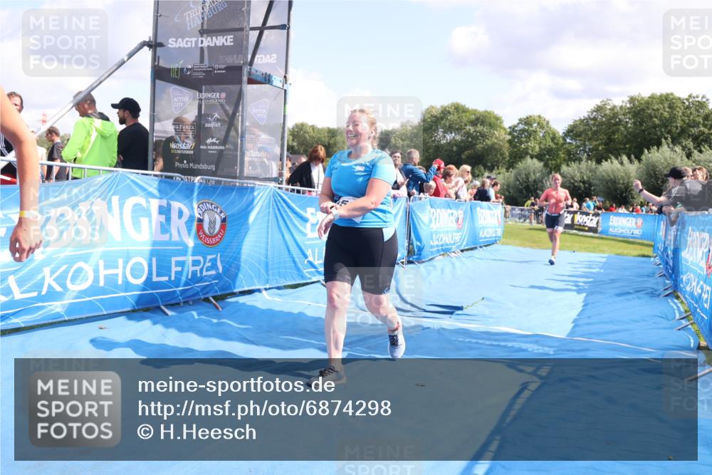 25.08.2024 - Elbe Triathlon Hamburg H.Heesch http://msf.ph/oto/6874298 25.08.2024 12:01:17 Ziel 1505, 1576, 1637, 1663 meine-sportfotos.de