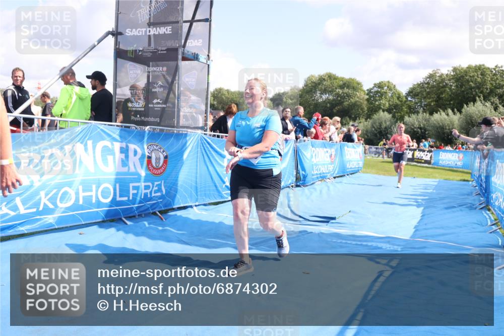 25.08.2024 - Elbe Triathlon Hamburg H.Heesch http://msf.ph/oto/6874302 25.08.2024 12:01:17 Ziel 1505, 1576, 1637, 1663 meine-sportfotos.de