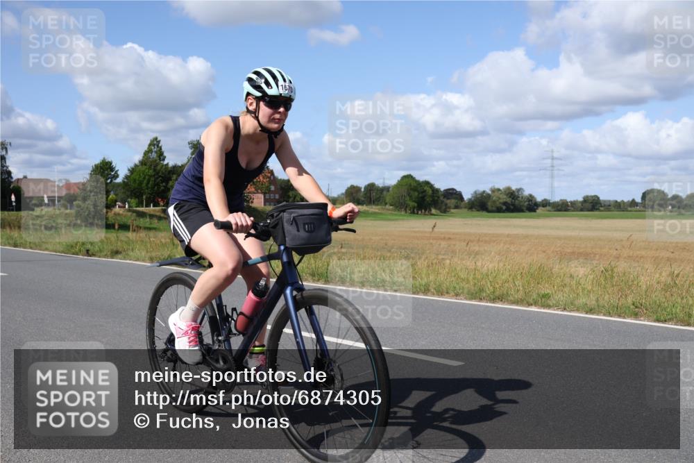 25.08.2024 - Elbe Triathlon Hamburg Fuchs,  Jonas http://msf.ph/oto/6874305 25.08.2024 11:29:48 Radfahren 1670, 1683 meine-sportfotos.de