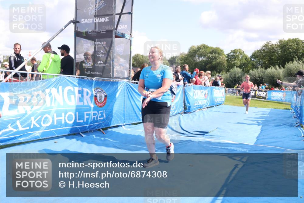 25.08.2024 - Elbe Triathlon Hamburg H.Heesch http://msf.ph/oto/6874308 25.08.2024 12:01:17 Ziel 1505, 1576, 1637, 1663 meine-sportfotos.de