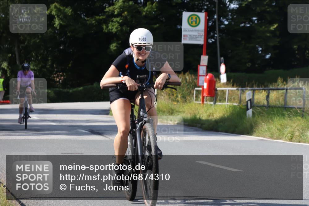 25.08.2024 - Elbe Triathlon Hamburg Fuchs,  Jonas http://msf.ph/oto/6874310 25.08.2024 11:29:54 Radfahren 1683, 1668 meine-sportfotos.de