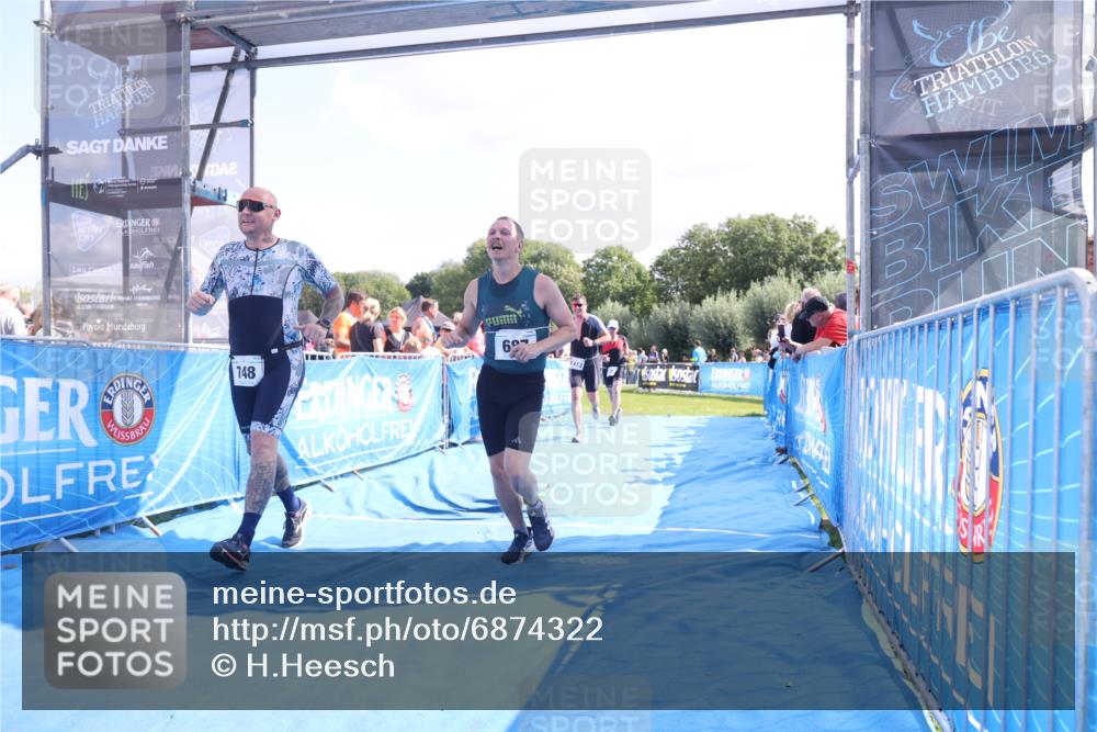 25.08.2024 - Elbe Triathlon Hamburg H.Heesch http://msf.ph/oto/6874322 25.08.2024 11:39:01 Ziel 687, 748, 1413, 1456 meine-sportfotos.de