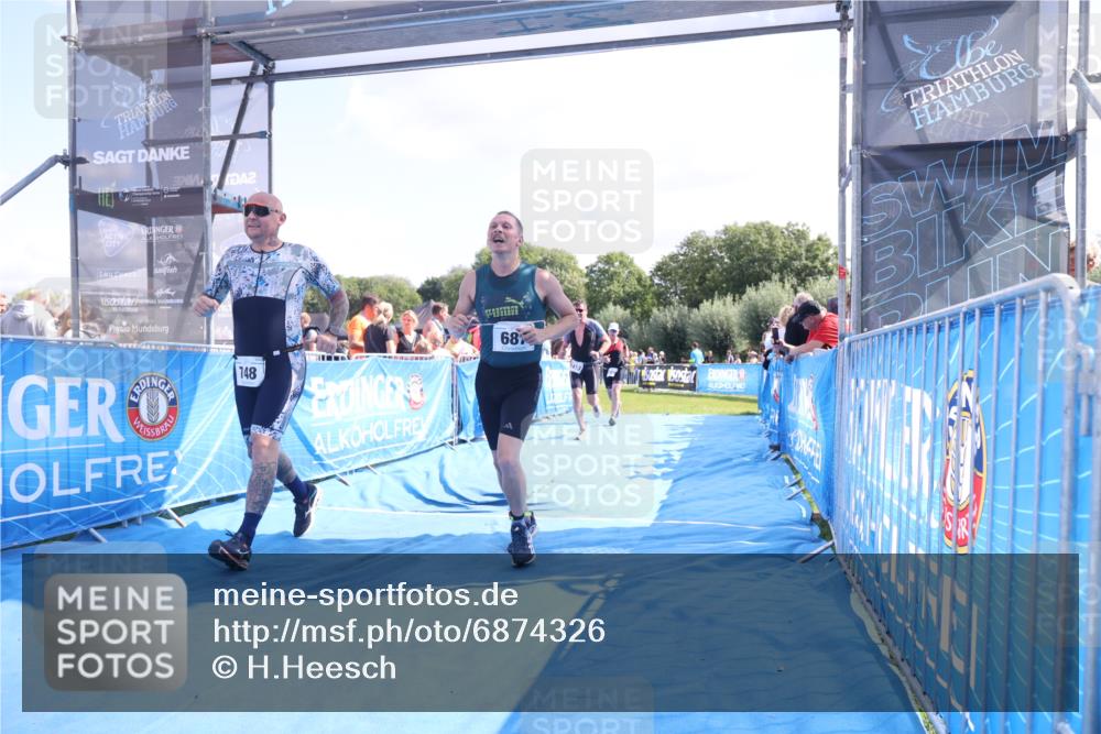 25.08.2024 - Elbe Triathlon Hamburg H.Heesch http://msf.ph/oto/6874326 25.08.2024 11:39:01 Ziel 687, 748, 1413, 1456 meine-sportfotos.de