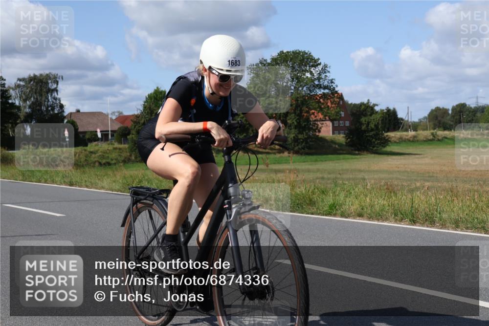25.08.2024 - Elbe Triathlon Hamburg Fuchs,  Jonas http://msf.ph/oto/6874336 25.08.2024 11:29:55 Radfahren 1683, 1668 meine-sportfotos.de